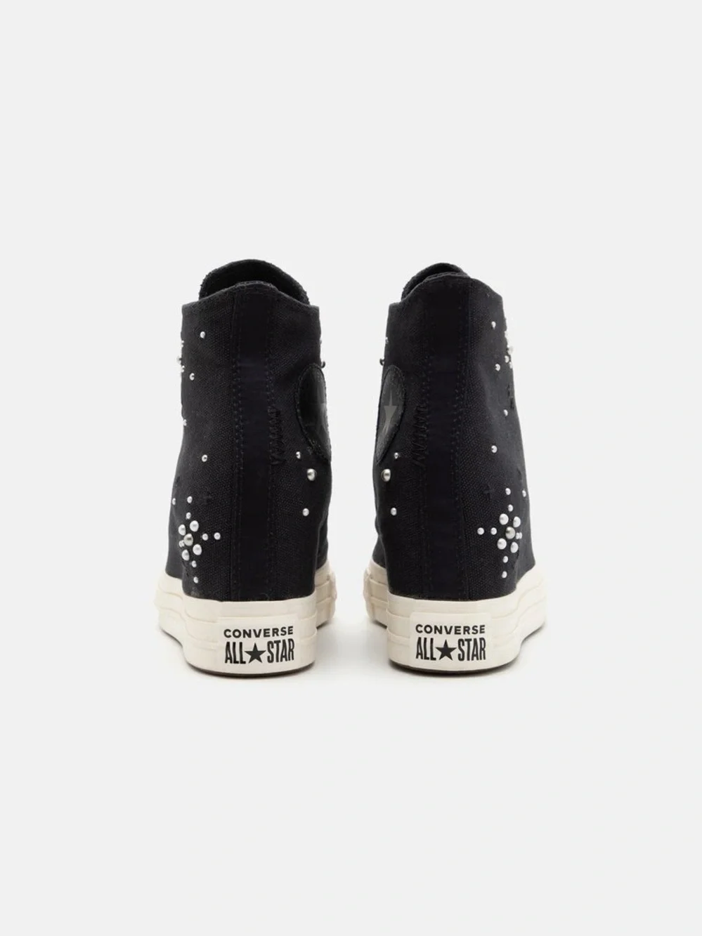 Converse upper material